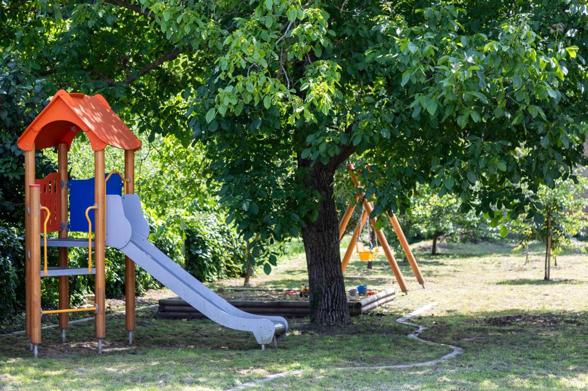 Park Apartman Sarrod Eksteriør billede