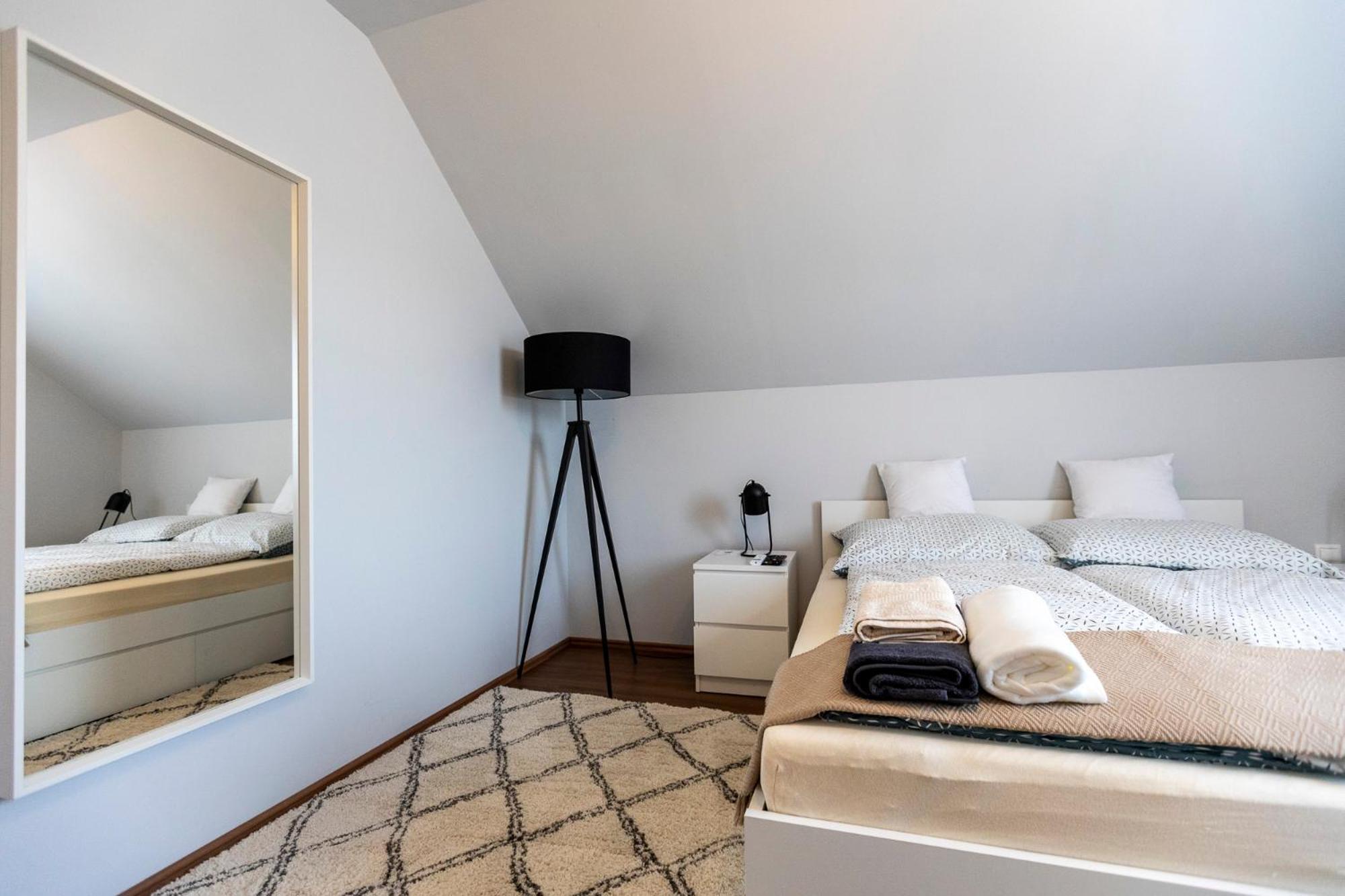 Park Apartman Sarrod Eksteriør billede