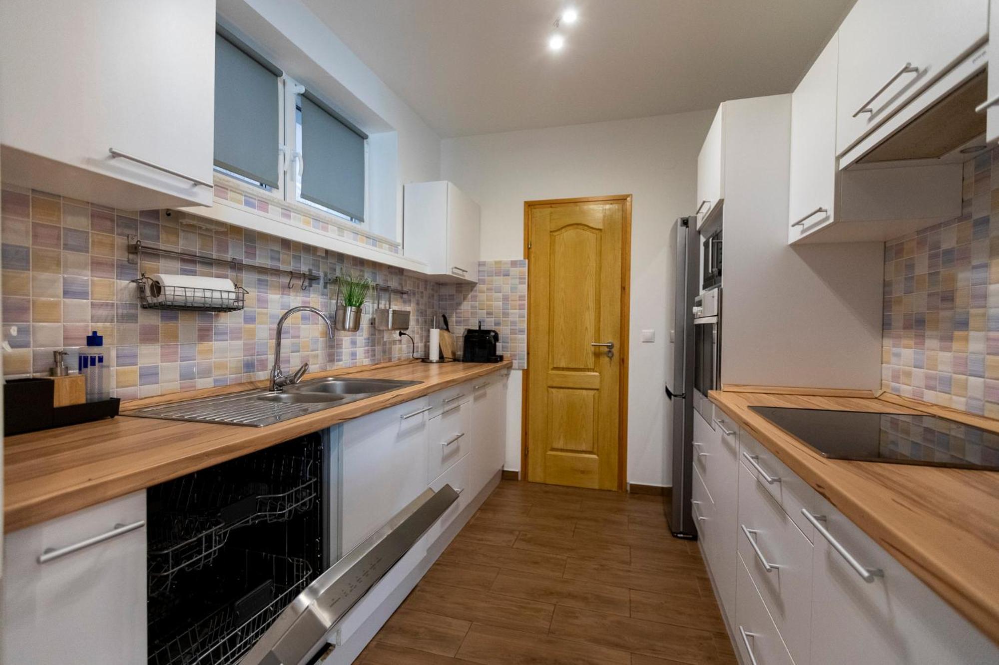 Park Apartman Sarrod Eksteriør billede