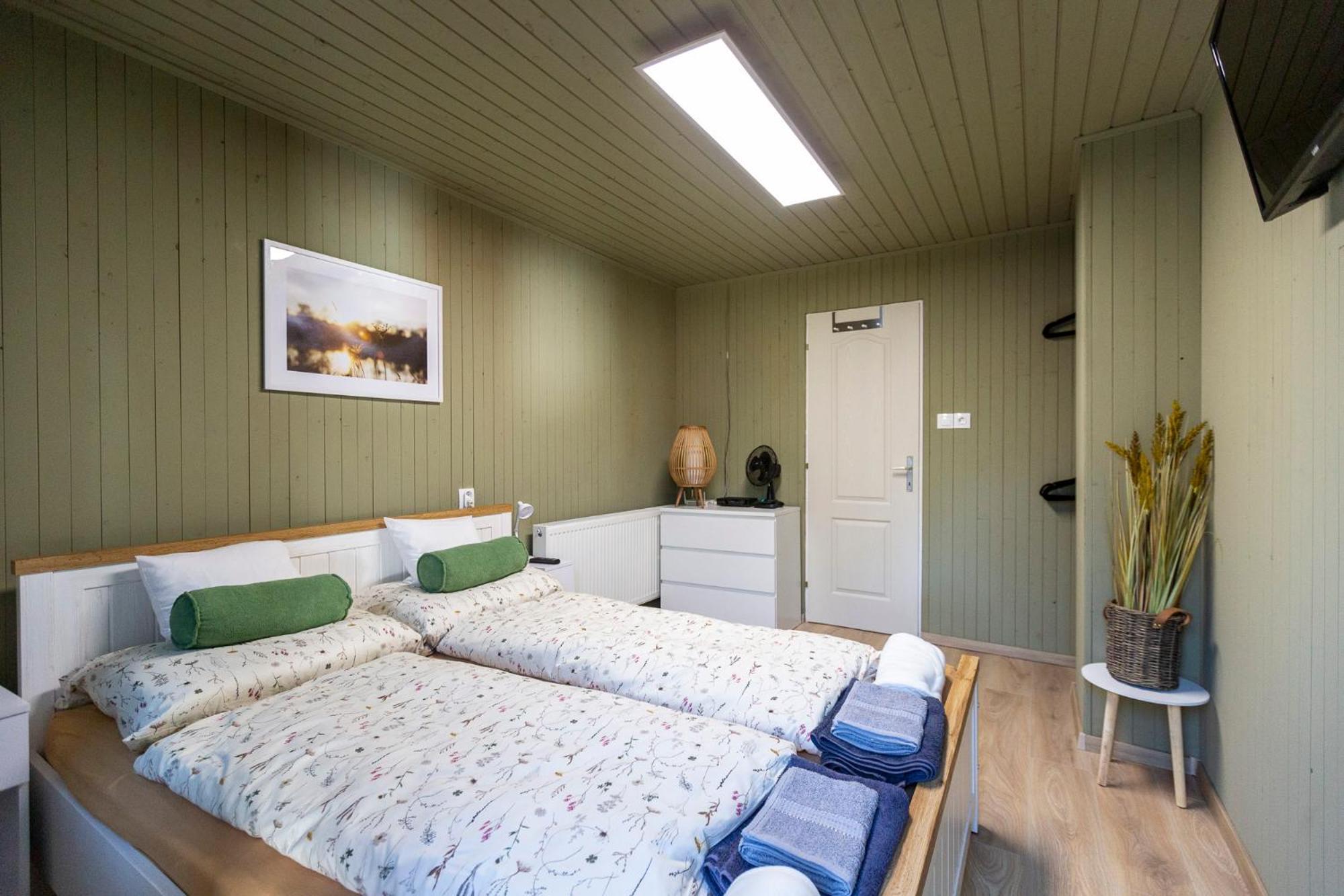 Park Apartman Sarrod Eksteriør billede